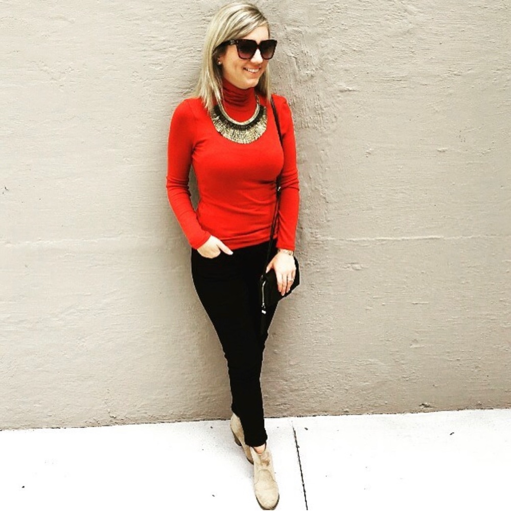 Basic Staple Turtleneck